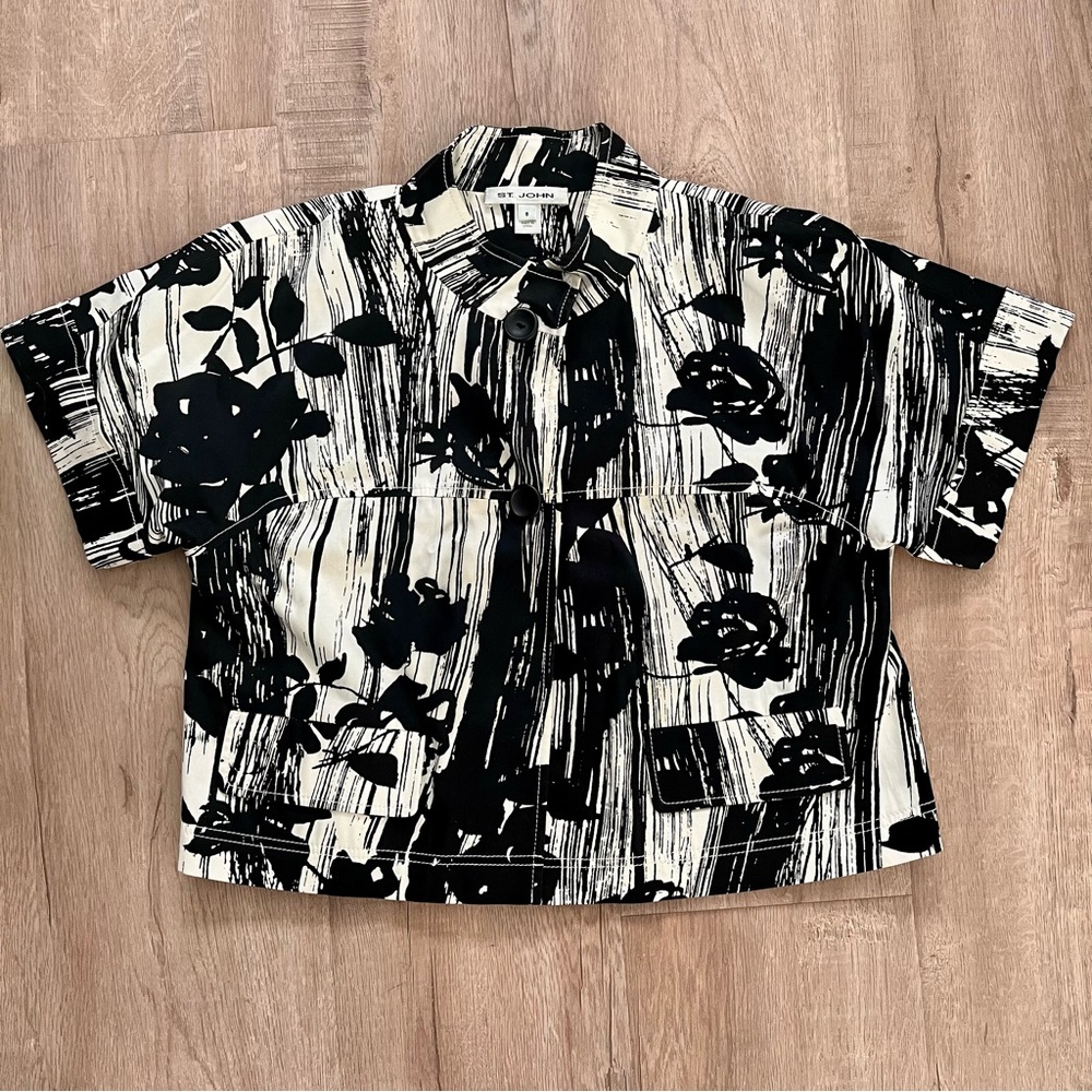 St. John Black White Flowers Cropped Short Sleeve Jacket Blazer Lined Size 8